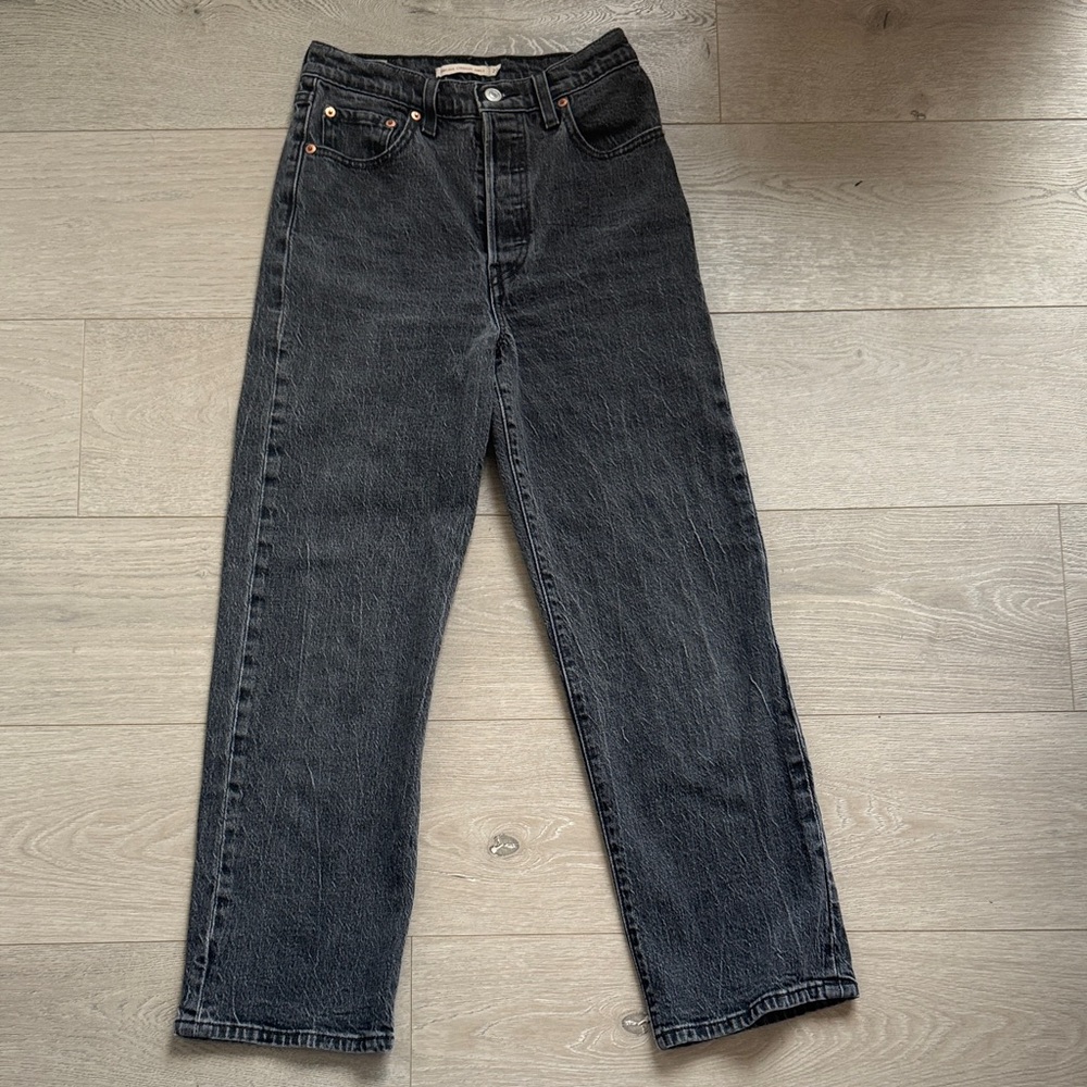 Levi's Women's Black Straight Jeans